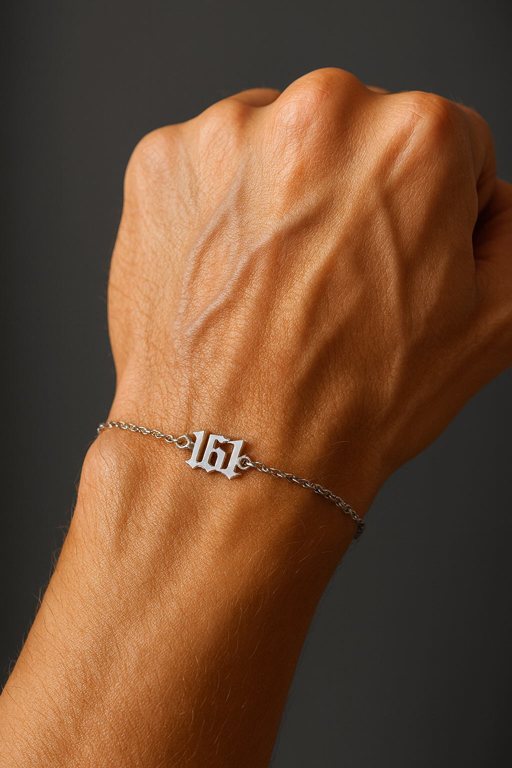 161 - Antifaschistische Armkette