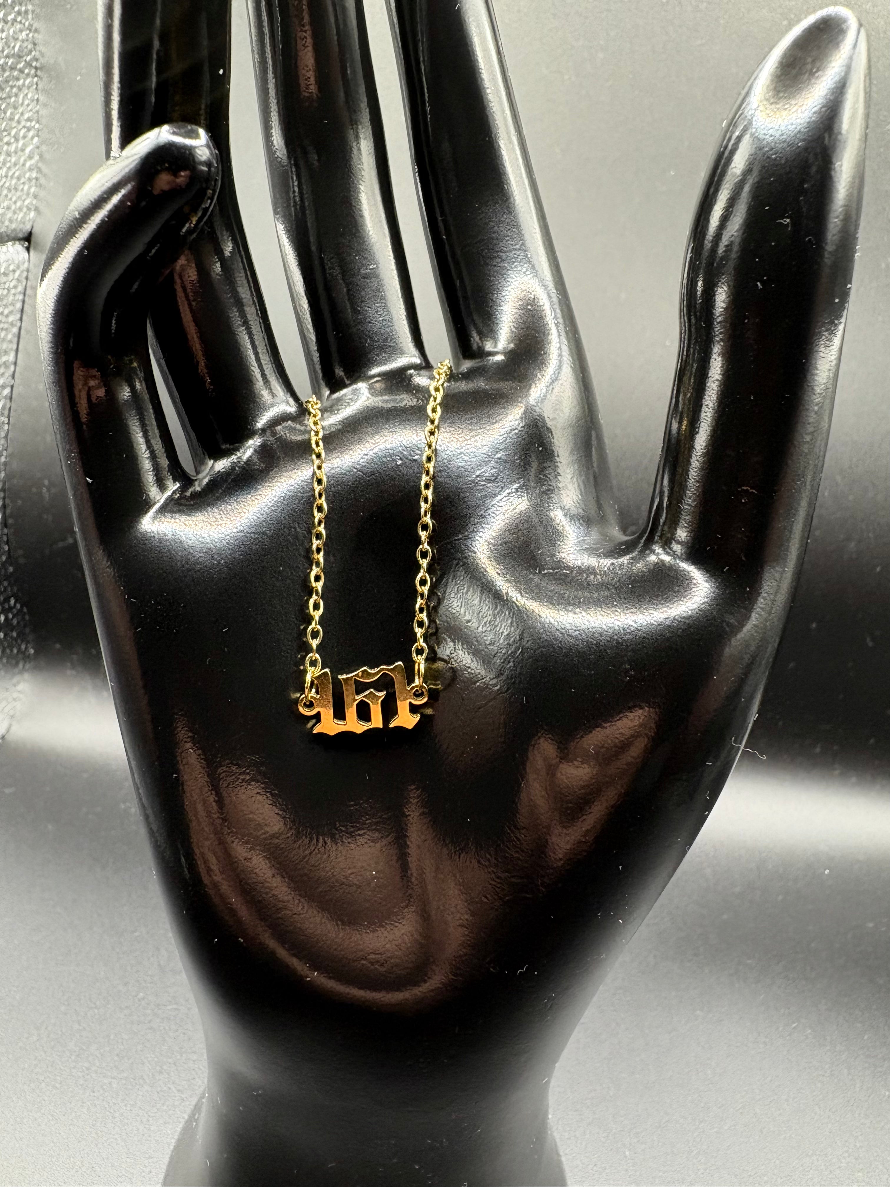 161 - Antifaschistische Armkette