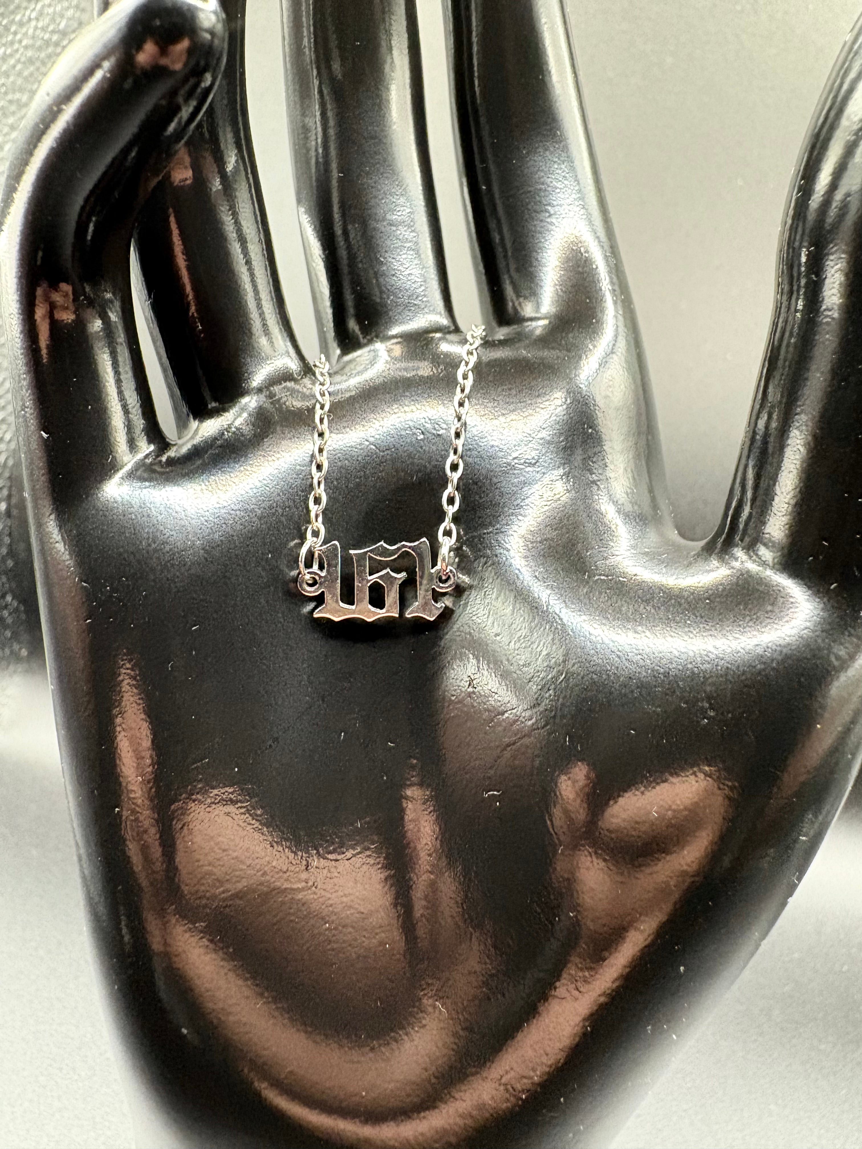 161 - Antifaschistische Armkette