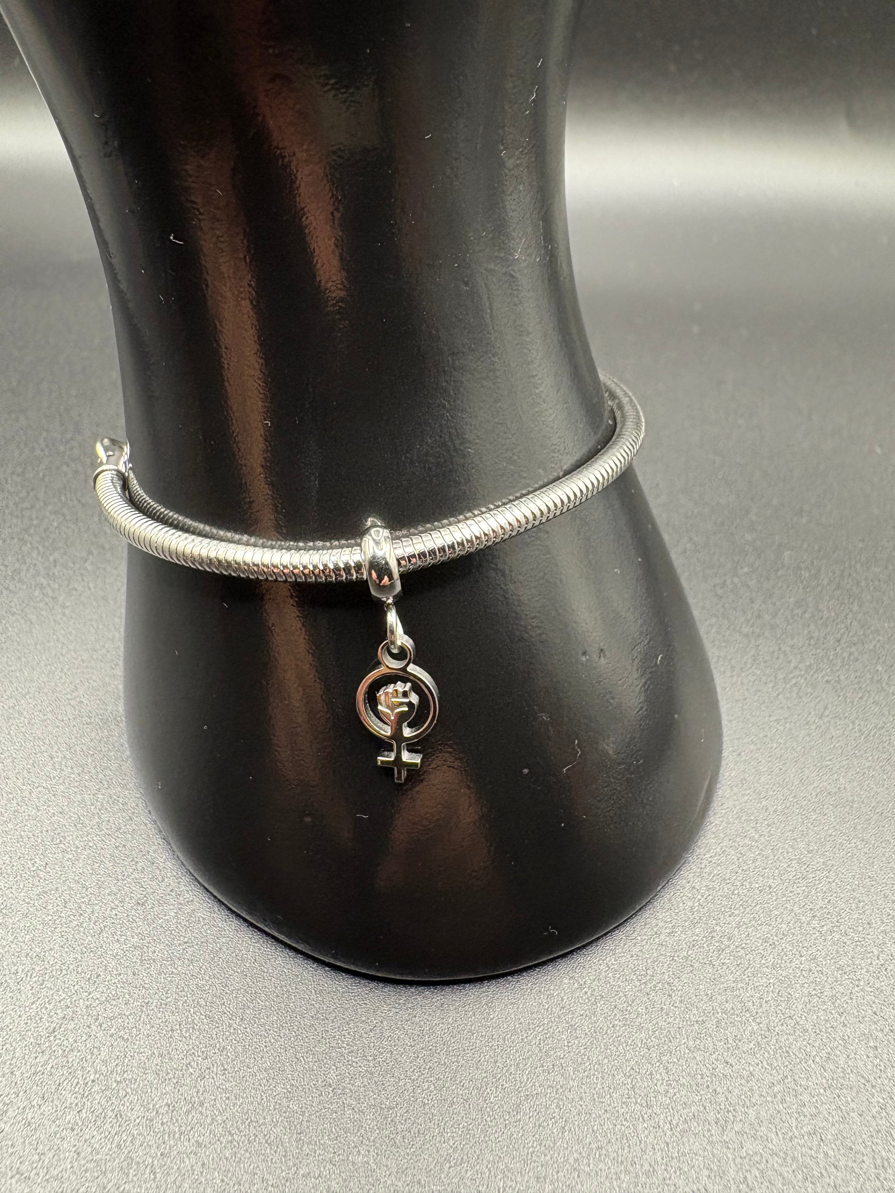 Anhänger „Feminismus-Charm“