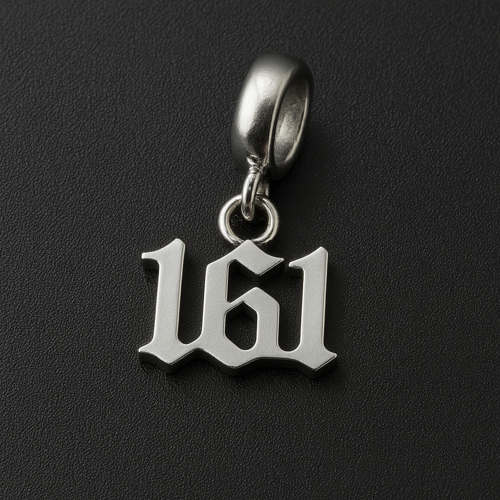 Anhänger „161 – Antifaschistischer Charm“